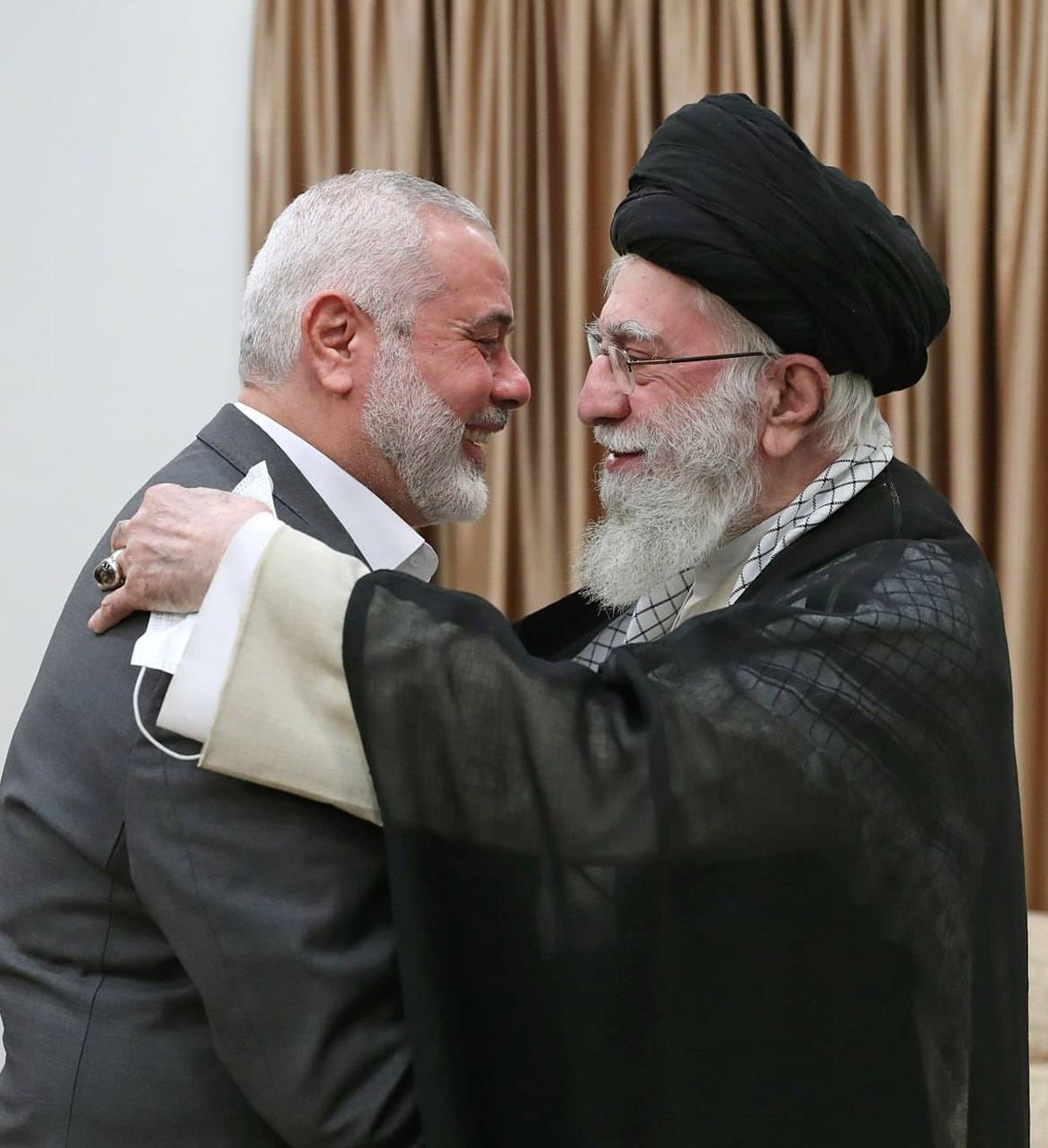 موقع الإمام الخامنئي 
