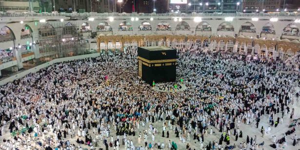 تجمع كل العبادات: فضل العشر الأوائل من ذي الحجة
