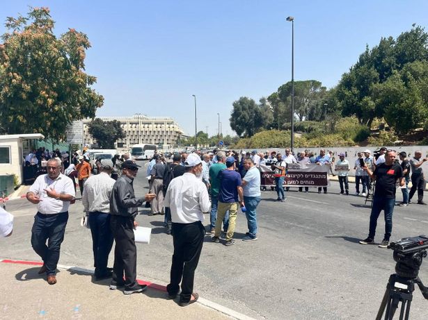 رؤساء السّلطات المحلية يعلنون الإضراب الشامل وعدم افتتاح العام الدّراسي