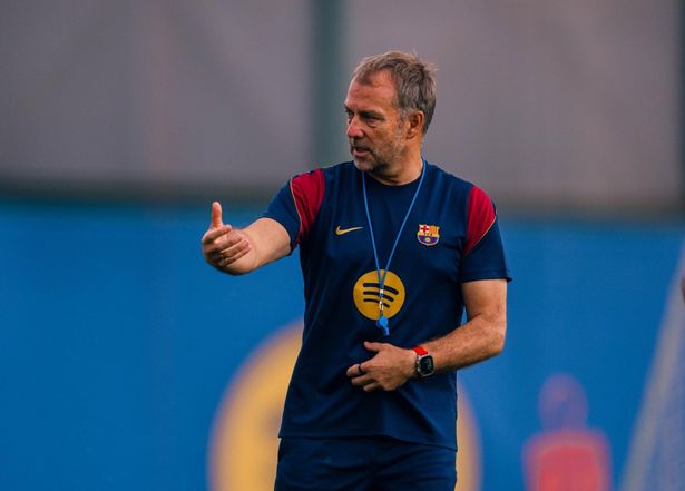 هانز فليك، مدرب برشلونة، الصورة من الحساب الرسمي للنادي على منصة إكس- @FCBarcelona