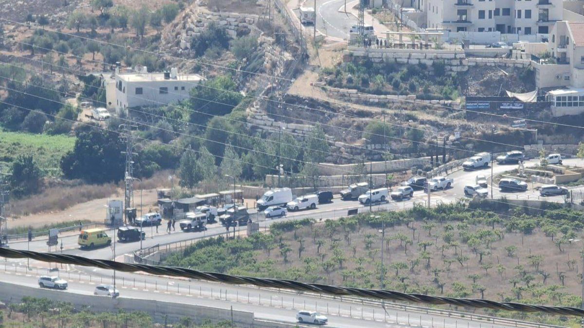  إطلاق النار في الخليل استهدف محطة حافلات قرب مستوطنة "كريات أربع"