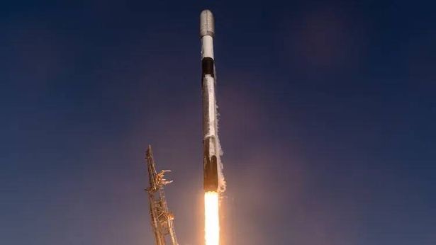 صاروخ "فالكون 9" التابع لشركة "سبيس إكس"
حقوق الصورة: SpaceX