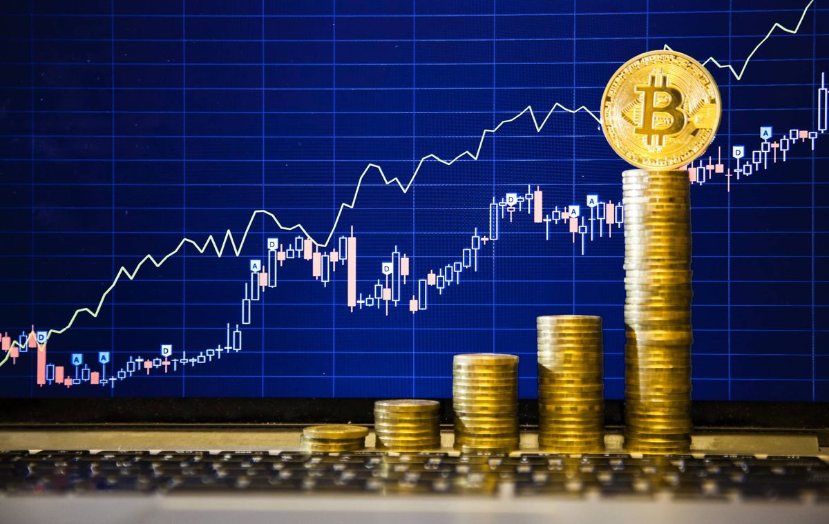 لأعلى مستوى منذ 2021.. البيتكوين تقترب من 60 ألف دولار
