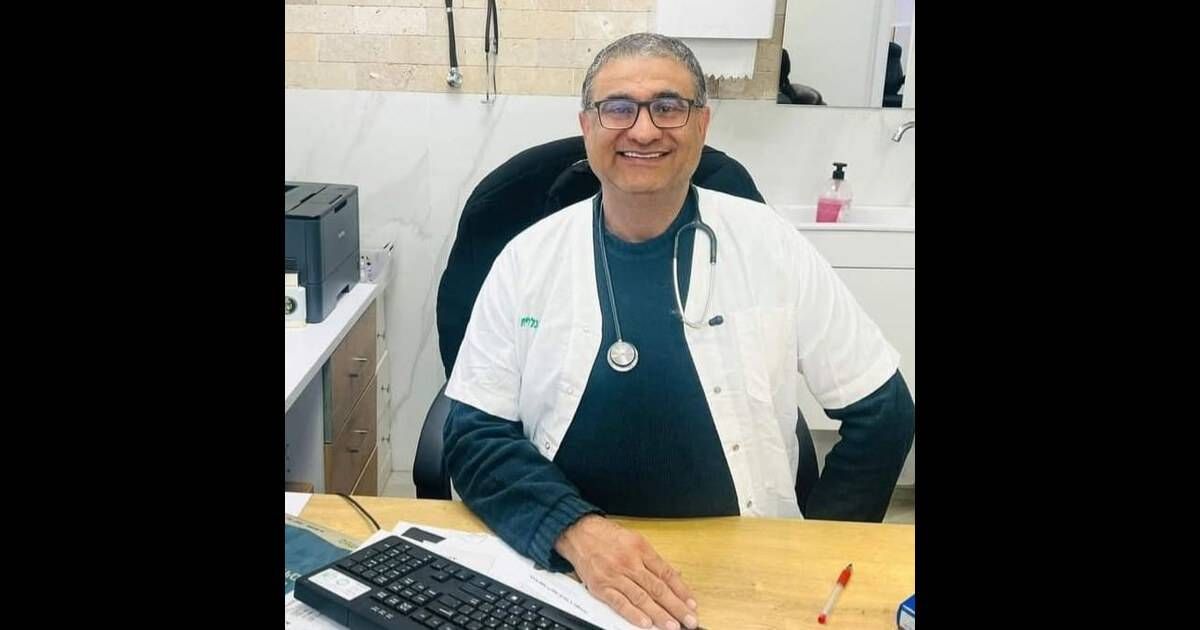 الطبيب محمد مصالحة-وسائل تواصل