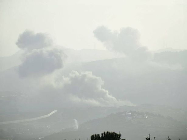 إصابة عدة أشخاص بغارة إسرائيلية أثناء تشييع جنازة قيادي بحزب الله
