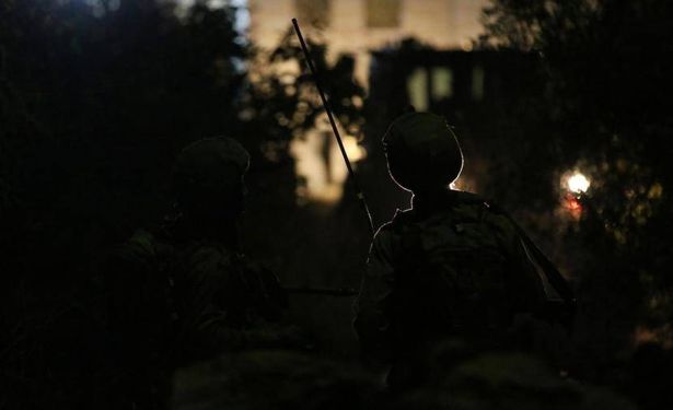 قوّات الجيش الإسرائيلي تشن حملة اعتقالات في مناطق متفرقة بالضفة