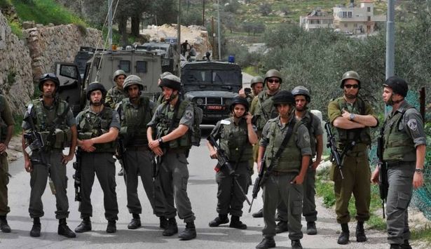 إصابة 3 فلسطينيين جراء اقتحامات الضّفّة الغربيّة