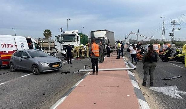 اللد: مصرع امرأة وإصابة آخرين في حادث طرق