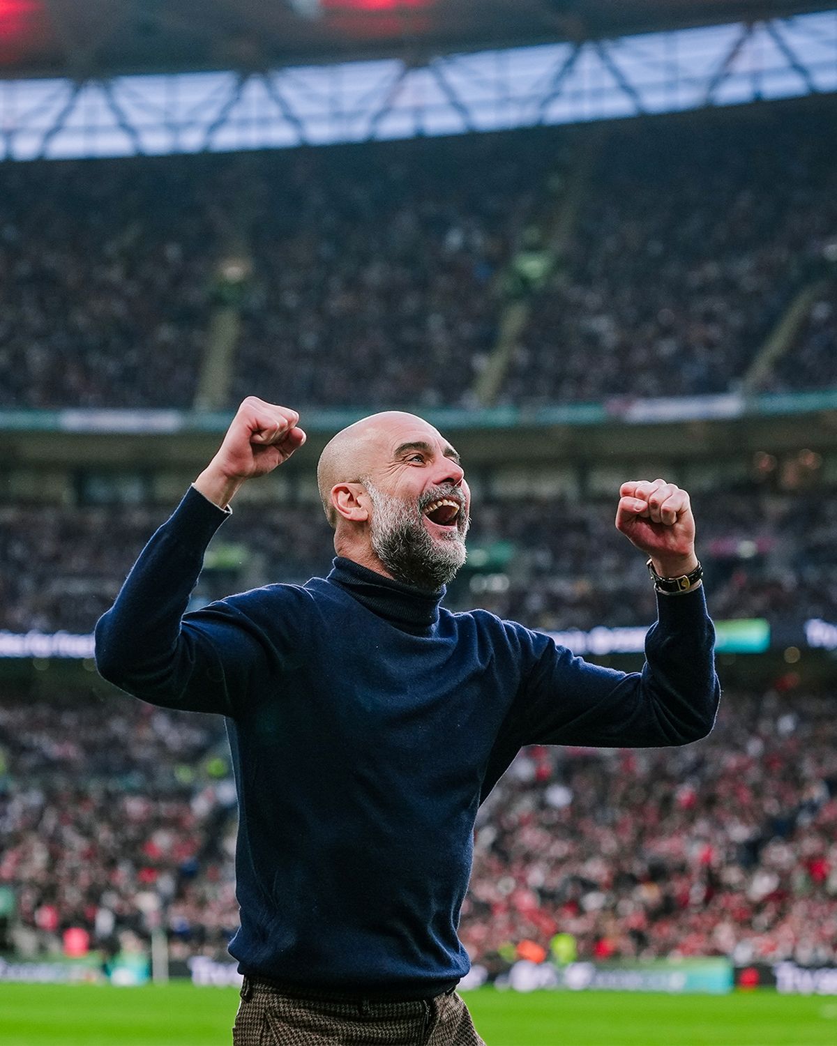 جوارديولا، صورة من الصفحة الرسمية ل مانشستر سيتي- @ManCity

