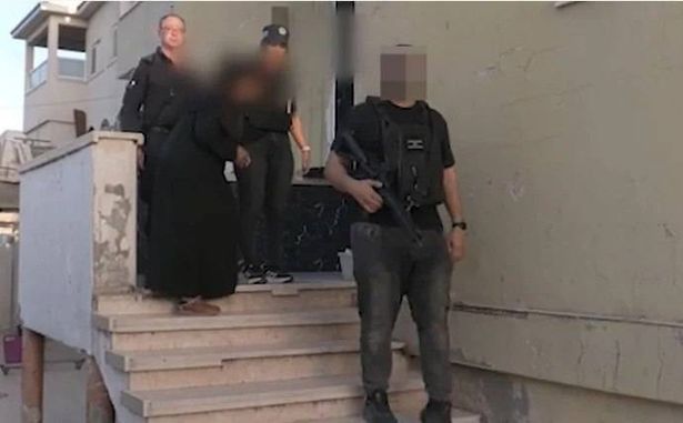 لحظة اعتقال صباح هنية 