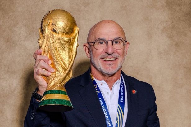 لويس دي لا فوينتي، الصورة من الحساب الرسمي لمنتخب إسبانيا على منصة إكس- @SpainIsFootball