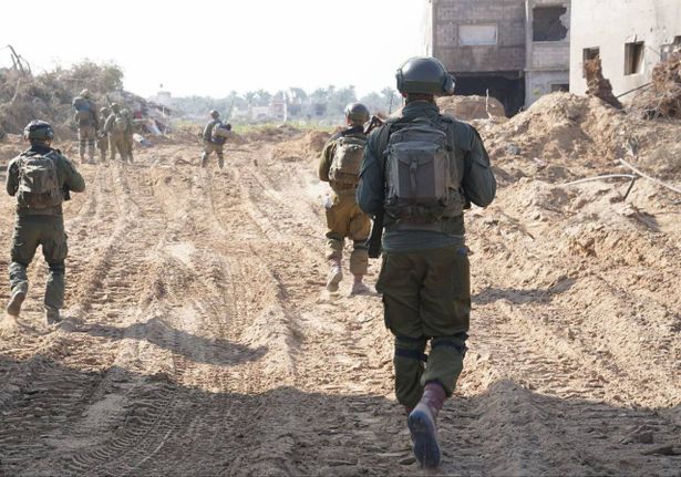الجيش الإسرائيلي يقر بمقتل ضابط وجنديين في معارك غزة
