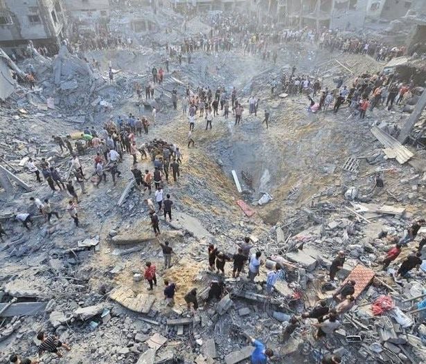 المستشفى المعمداني يُعلن طواقمه أصبحت عاجزة عن إجراء العمليات الجراحية لمعظم المرضى