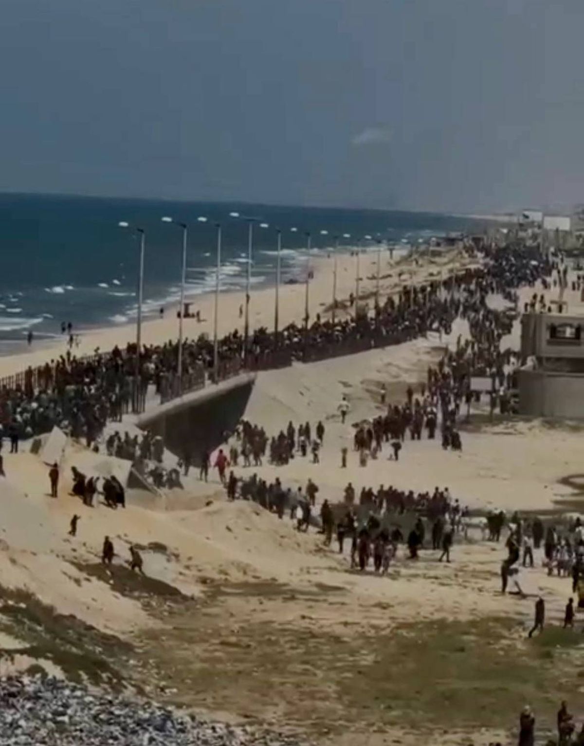 ارتقاء فلسطينيين وإصابة العشرات أثناء عودتهم إلى الشّمال