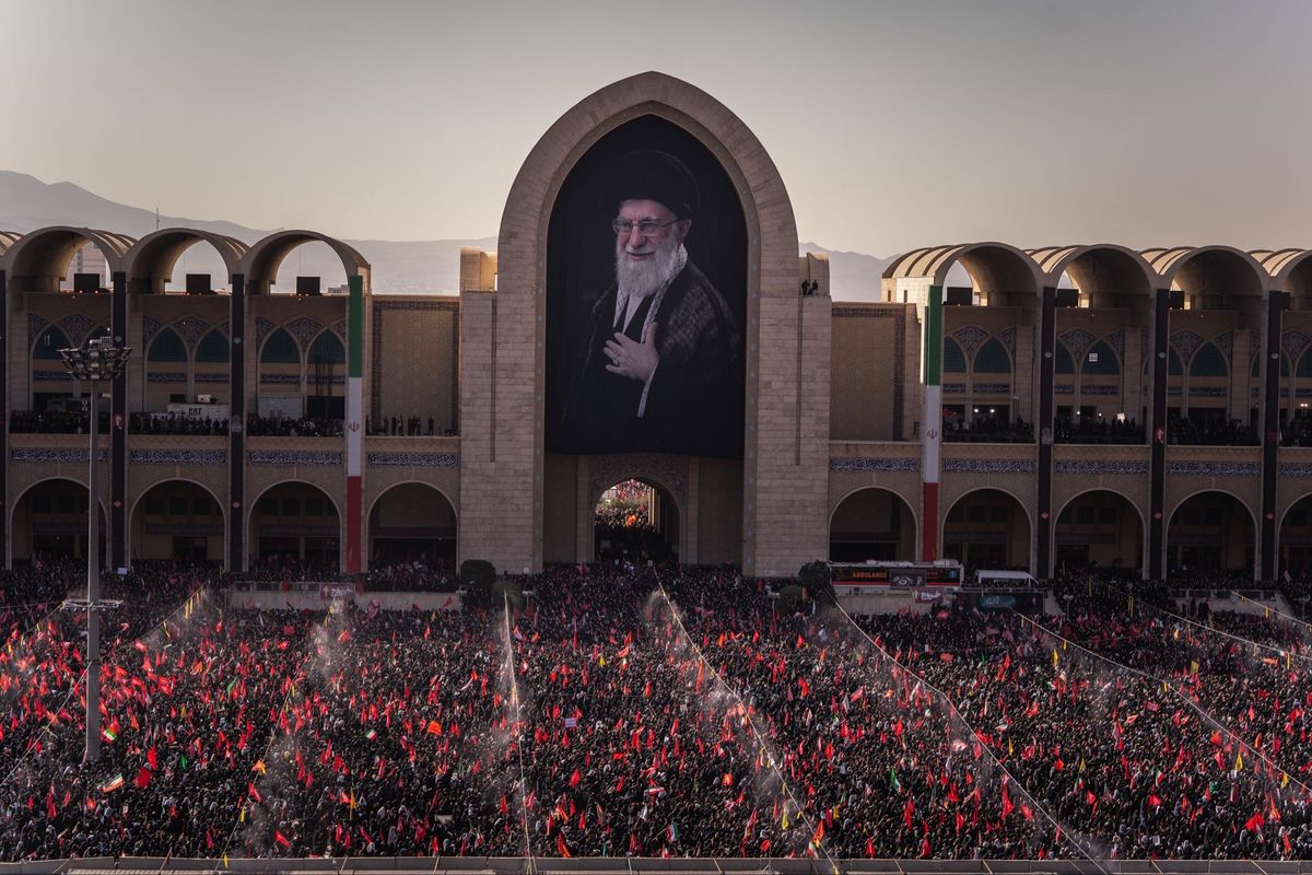 جنازة خامنئي-الصفحة الرسمية لرئيس البرلمان الإيراني 