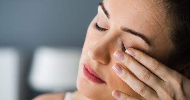 على رأسها وضعية النوم.. 5 أسباب وراء الدوخة عند الاستيقاظ