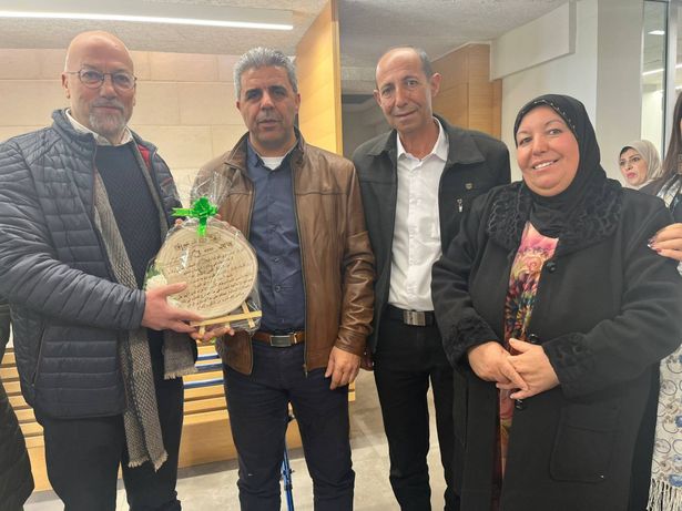 طلبة "البيك" و"الرمّان" في زيارة لإذاعة الشمس