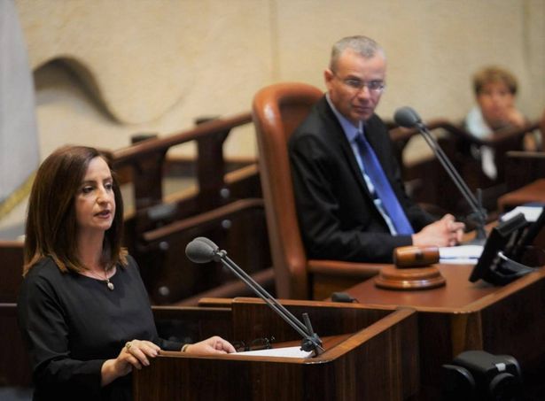 النائب غيداء ريناوي زعبي : أخفيت قراري عن إدارة الحزب حتى لا أتعرض لقيود..