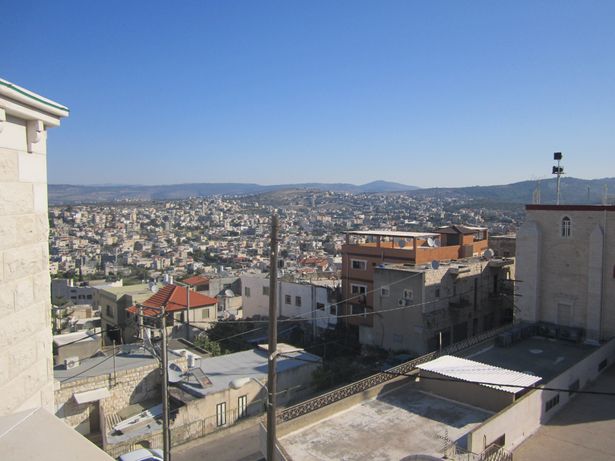 منظر عام لمدينة شفاعمرو من سطح المسجد القديم (تصوير: Almog / ويكيميديا كومنز، CC BY-SA 3.0)
