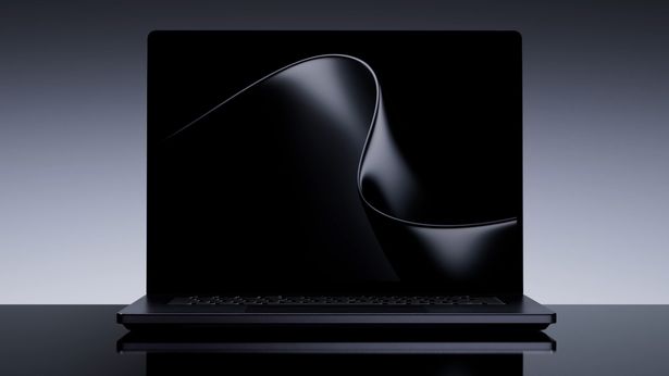 حاسوب Surface Laptop Ultra من الأمام بشاشة مفتوحة (صورة من مايكروسوفت)