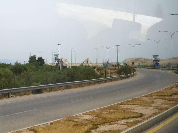 جانب من معبر جسر اللنبي (جسر الملك حسين) الحدودي.

المصدر: ويكيميديا كومنز