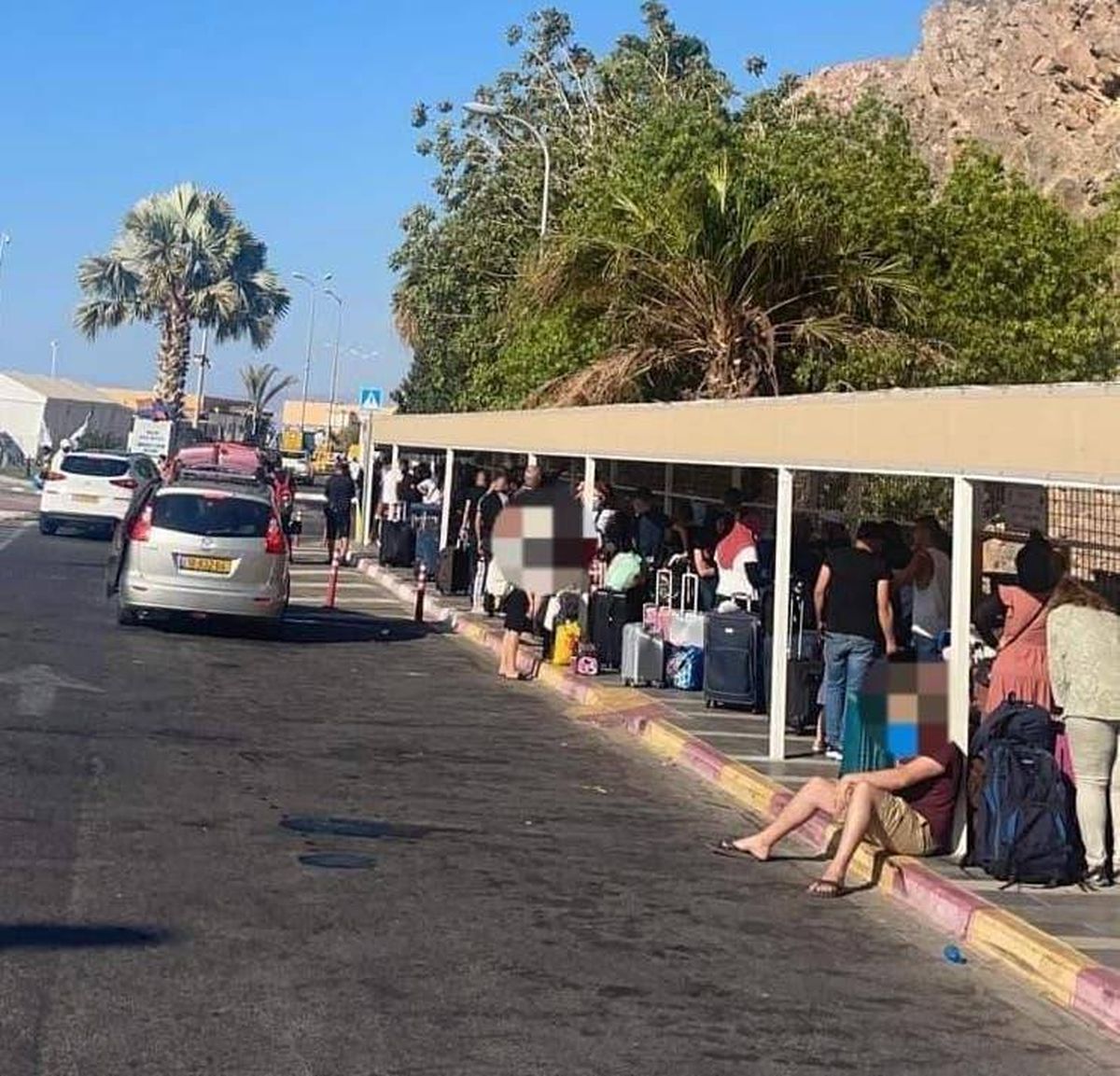 على جميع المسافرين والعائدين في معبر طابا انهاء كل الاجراءات قبل وصولهم!