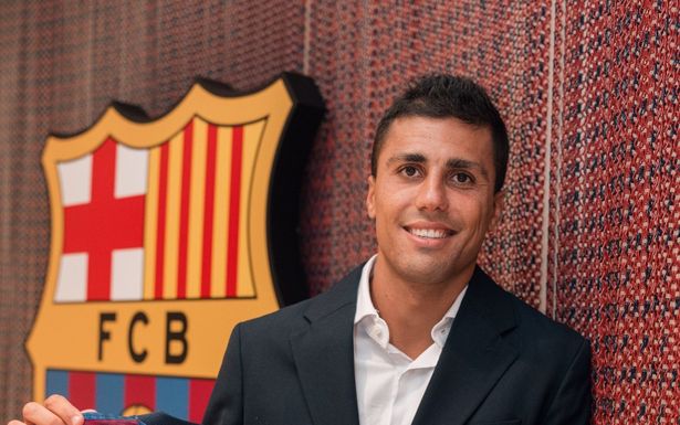رودري - الصورة من الحساب الرسمي لبرشلونة على منصة اكس @FCBarcelona