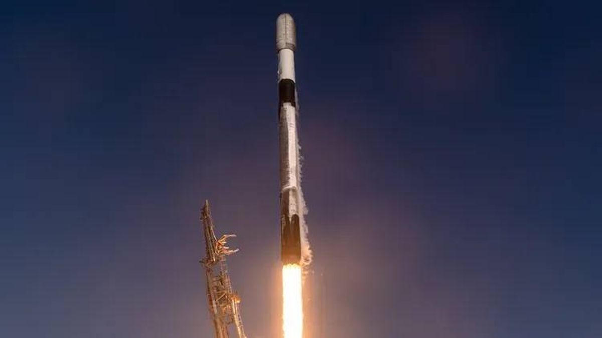 صاروخ "فالكون 9" التابع لشركة "سبيس إكس"
حقوق الصورة: SpaceX