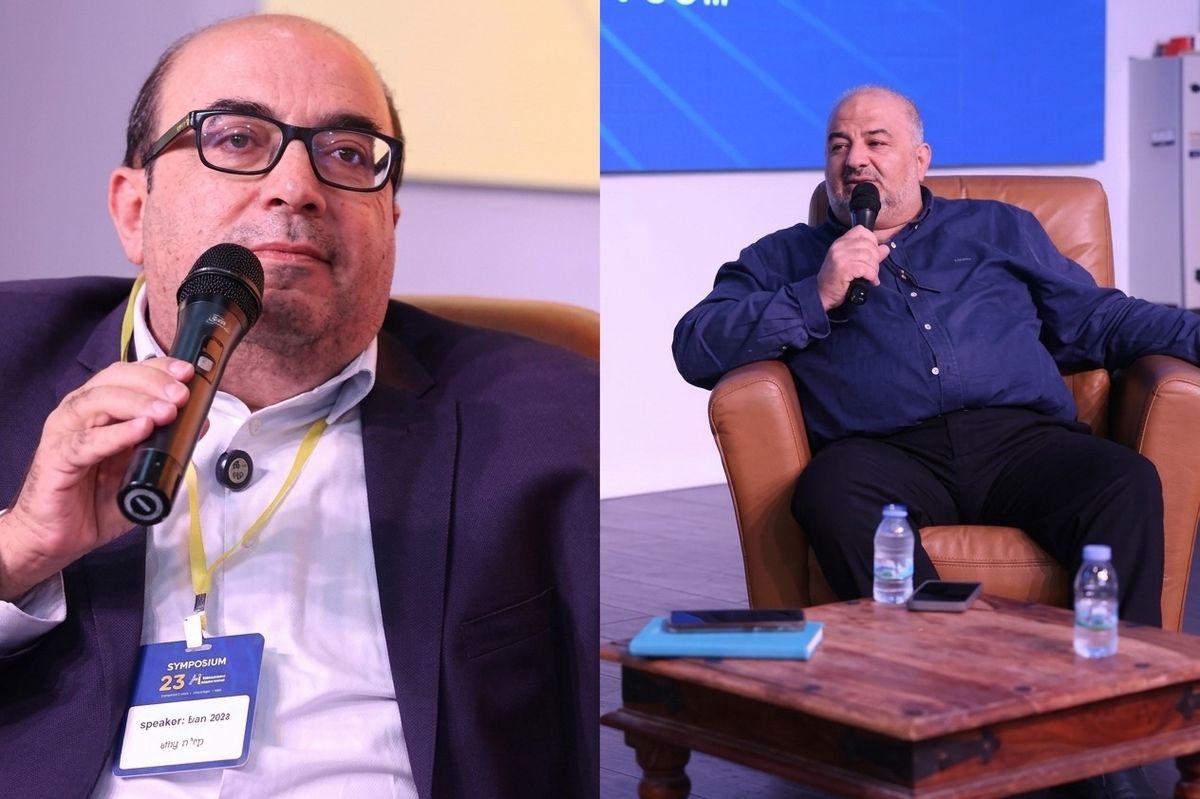 

من اليمين - د.منصور عباس خلال تواجده في المؤتمر- تصوير اذاعة الشمس

من اليسار - سامي أبو شحادة خلال تواجده في المؤتمر السنوي لإذاعة الشمس- تصوير اذاعة الشمس

