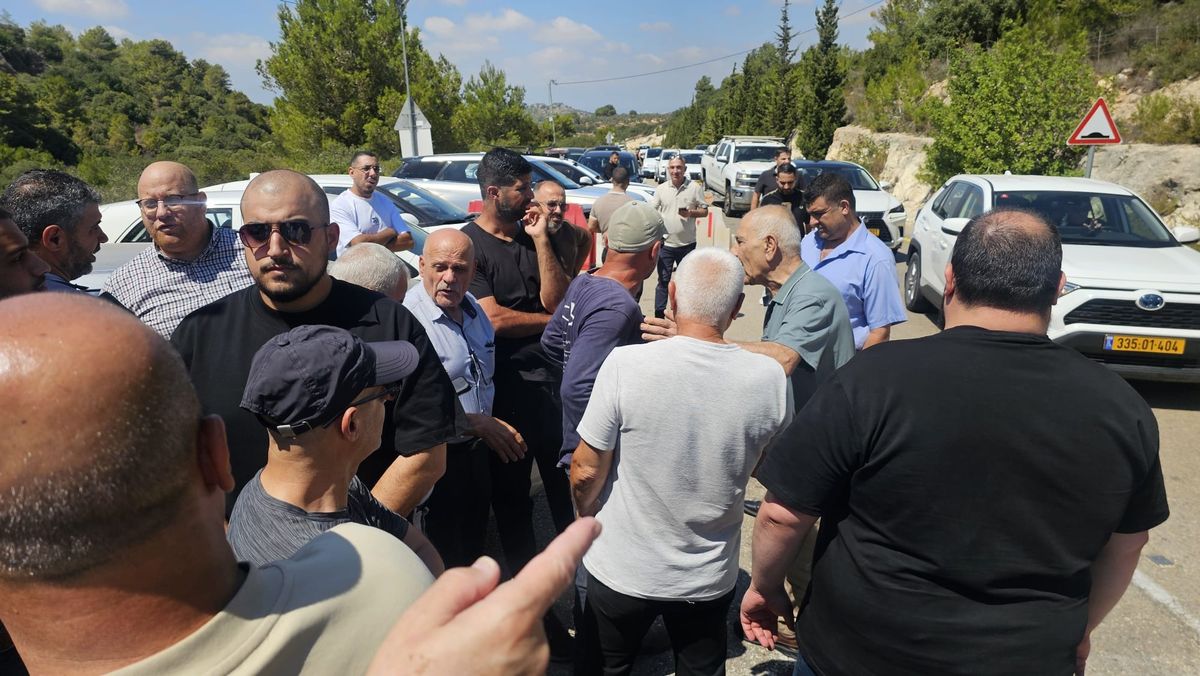 من تجمع الأهالي ومحاولات دخول أراضيهم في مجد الكروم- الصورة استخدمت وفقًا للبند 27أ للنشر