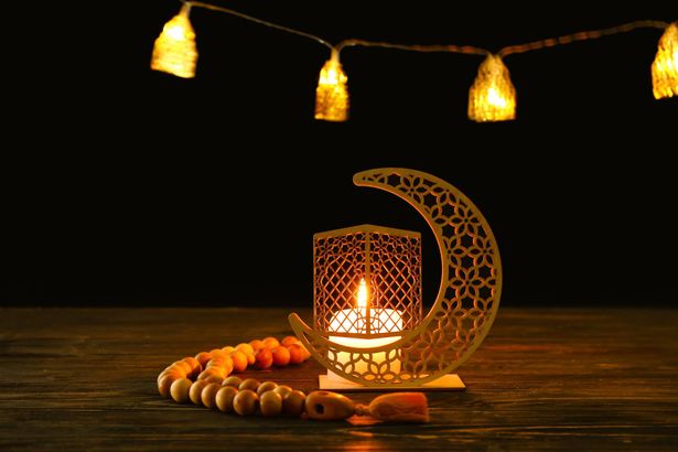 دول عربية تعلن الأربعاء أول أيام عيد الفطر