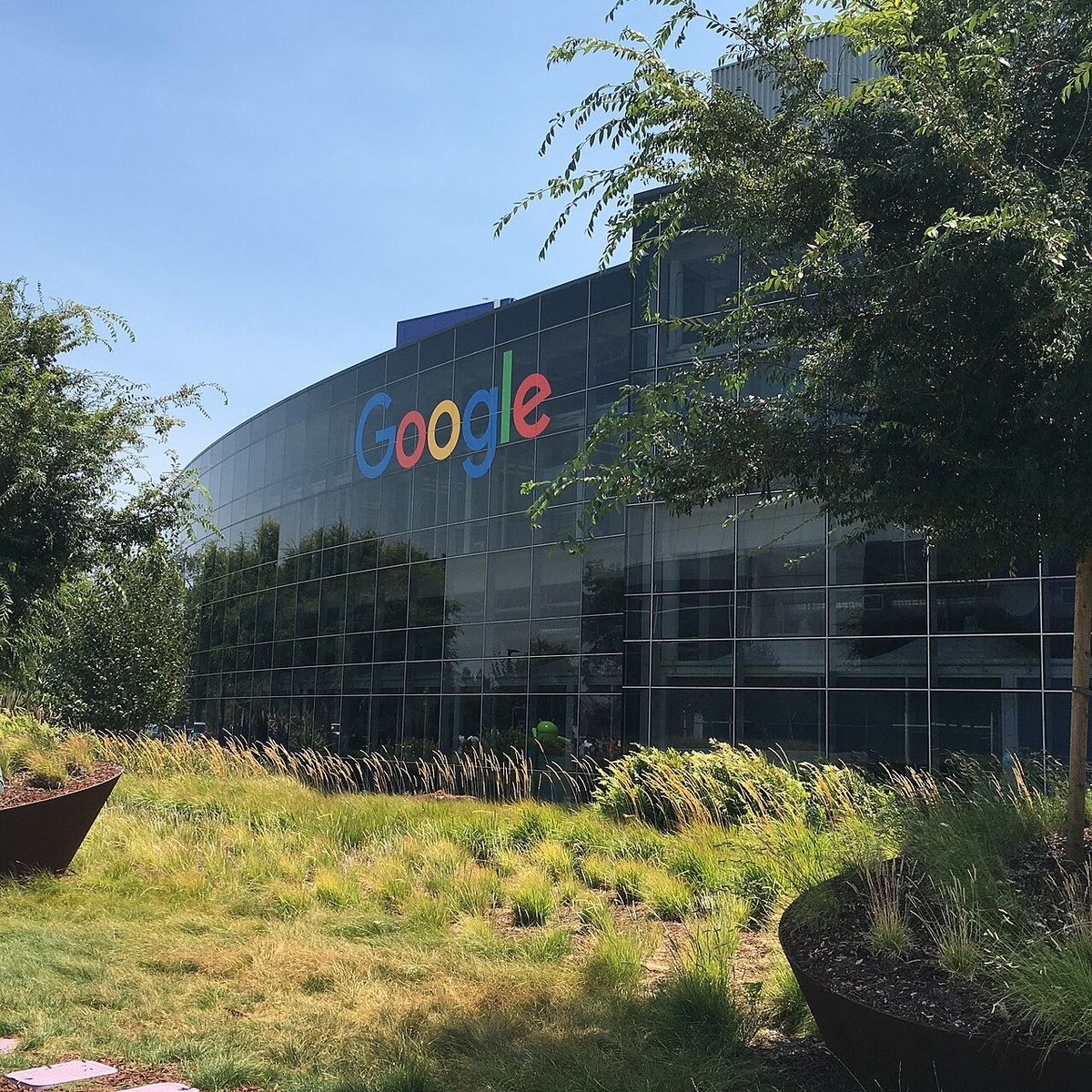 المقر الرئيسي لشركة Google في ماونتن فيو، كاليفورنيا

المصدر: ويكيميديا كومنز (CC BY-SA 4.0)