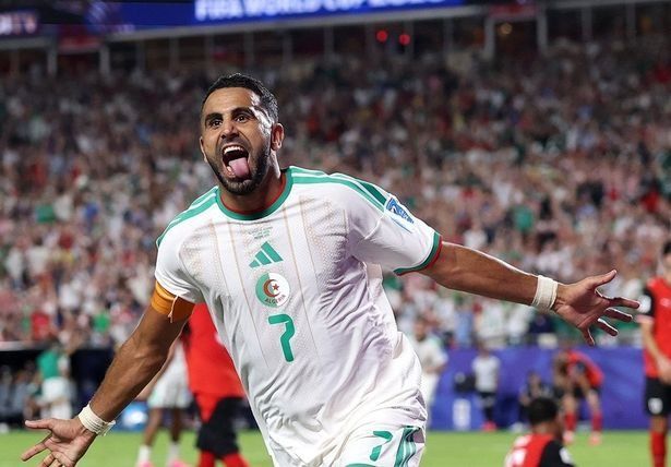 رياض محرز - الصورة من حساب فيفا على منصة اكس - @fifaworldcup_ar

