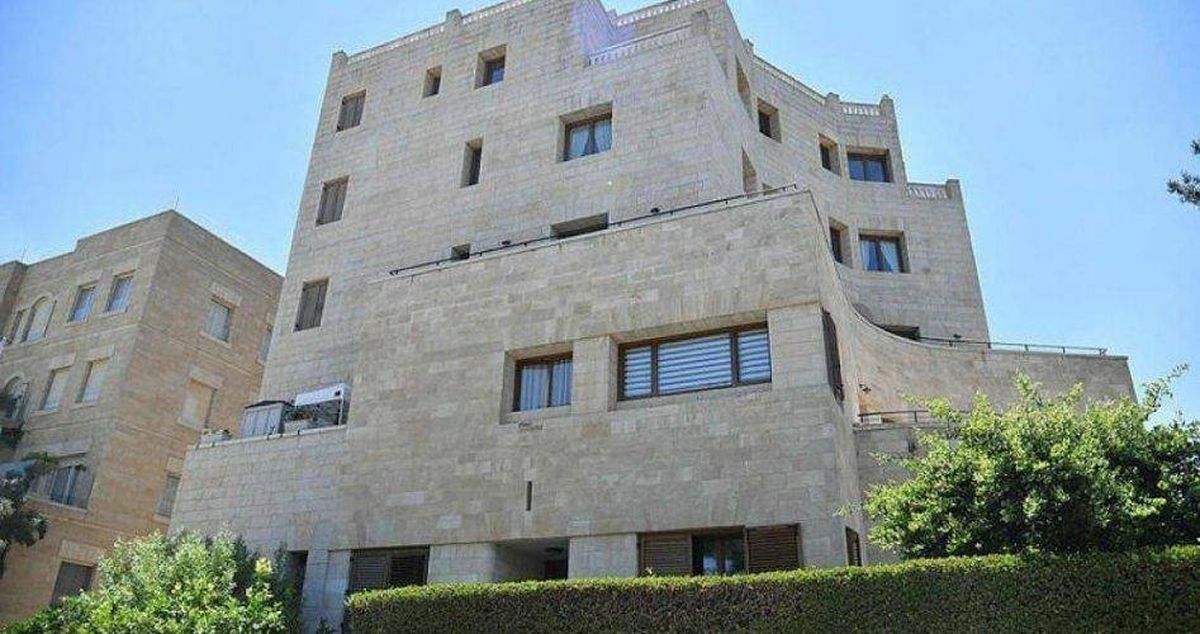 فيلا فلسطينية سيسكنها لابيد بالقدس - ما قصتها؟