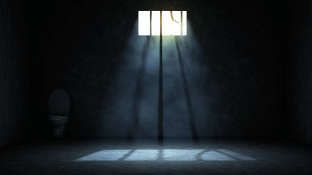 تقرير أطباء لحقوق الإنسان| إهانات جنسية تعذيب وإهمال طبي في حق المعتقلين