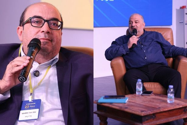 من اليمين - د.منصور عباس خلال تواجده في المؤتمر- تصوير اذاعة الشمس

من اليسار - سامي أبو شحادة خلال تواجده في المؤتمر السنوي لإذاعة الشمس- تصوير اذاعة الشمس