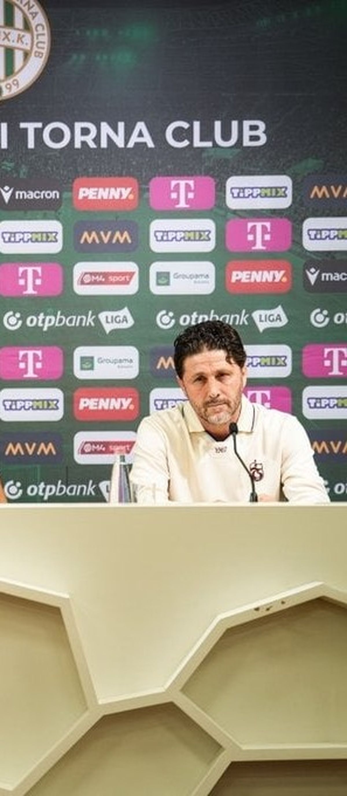 فاتح تيكي، الصورة من الحساب الرسمي لطرابزون سبور على منصة إكس- @Trabzonspor
