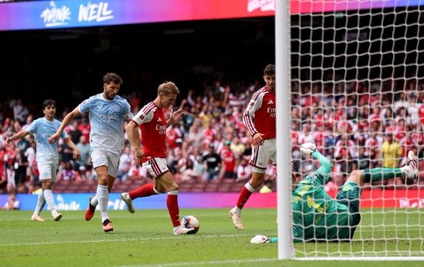 أرسنال ومانشستر سيتي - الصورة من حساب أرسنال على منصة اكس - @Arsenal
