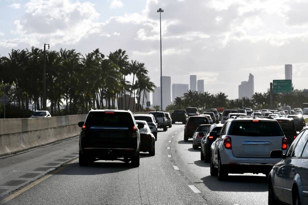 ضغط في المعابر بما في ذلك مواقف السيارات في مطار بن جريون وفي محيط معبر طابا - مع تسفيكا روبنز من سلطة المعابر