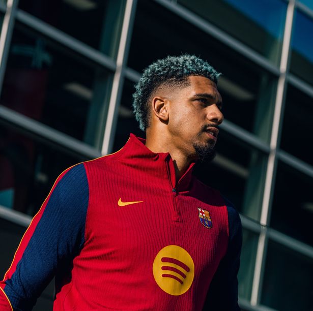 أراوخو، الصورة من الحساب الرسمي لنادي برشلونة على منصة إكس-@FCBarcelona