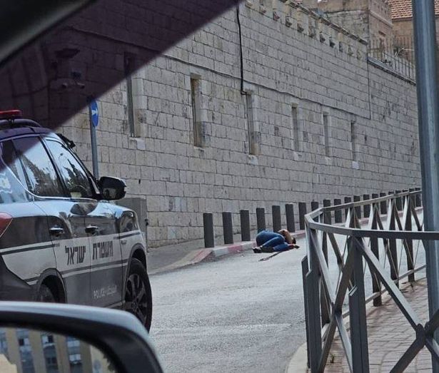 الشرطة الإسرائيلية: "طعن شرطي في القدس ومقتل المنفذ" 