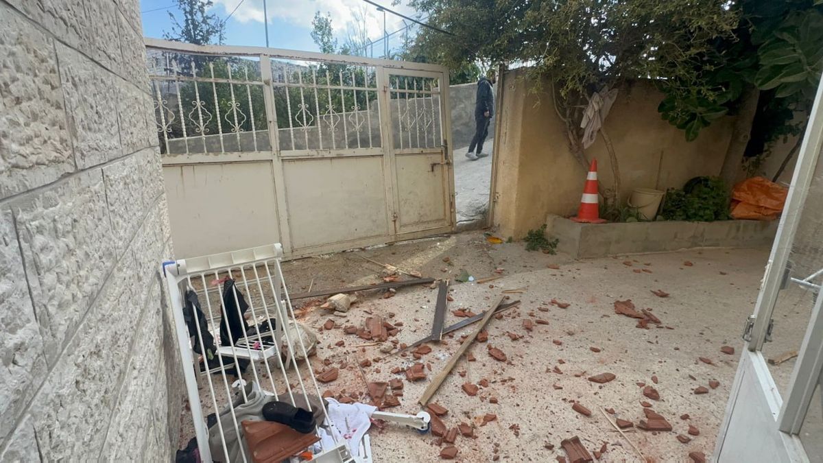 من القدس تصوير السكان اثر سقوط الصاروخ من ايارن
