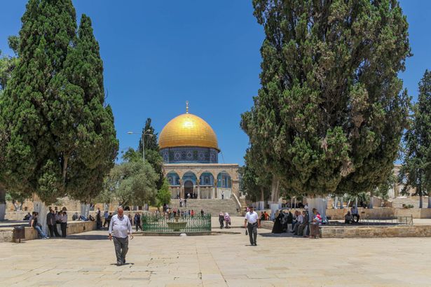 عشرات المستوطنين يقتحمون المسجد الأقصى