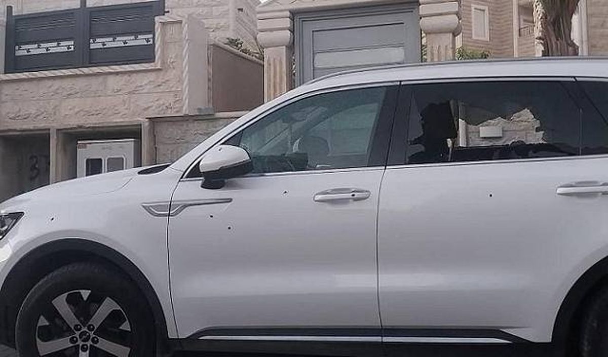سيارة رئيس بلدية رهط
