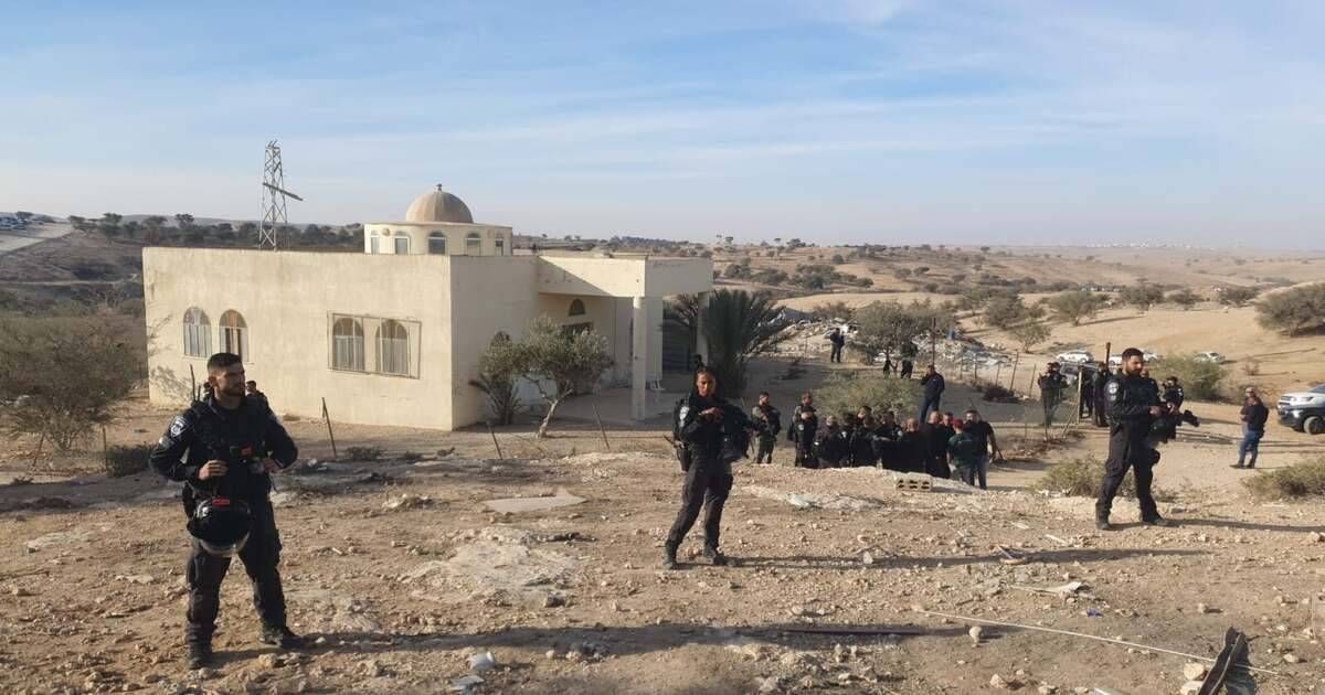هدم مسجد أم الحيران
