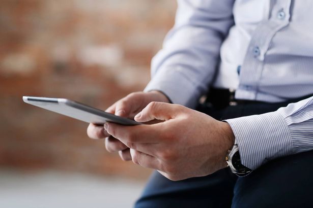 شركة تكنولوجية عظمى مثل آبل وميتا وجوجل ويوتيوب تمنع وصول إعلانات وسائل إعلام وشركات روسية