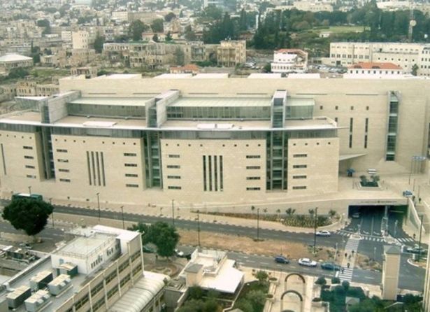 الحكم بالسجن على 3 شُبّان على خلفية قيامهم بنشر منشورات داعمة لغزة