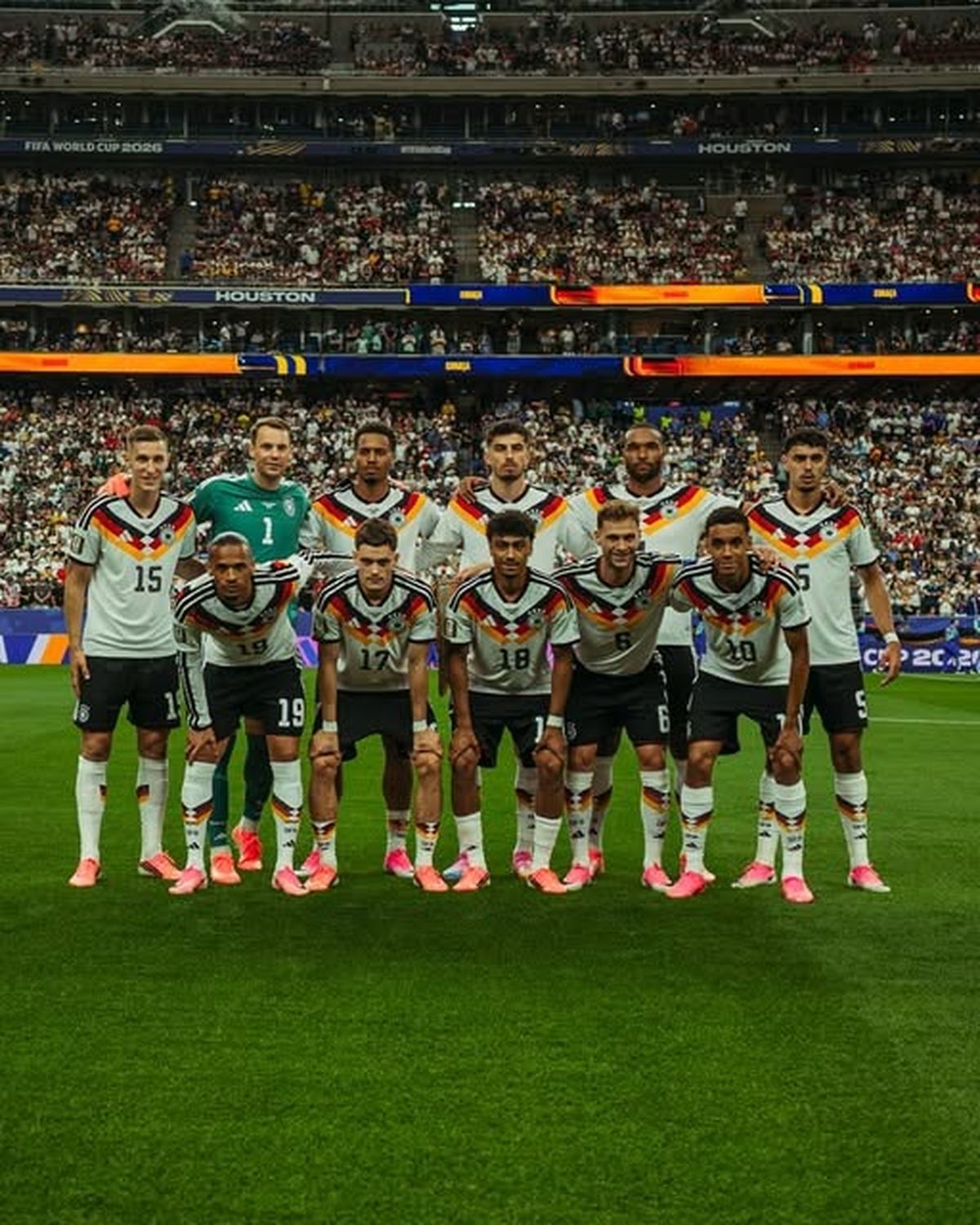 الصورة من الحساب الرسمي لمنتخب ألمانيا على فيسبوك - Germany Football Team﻿