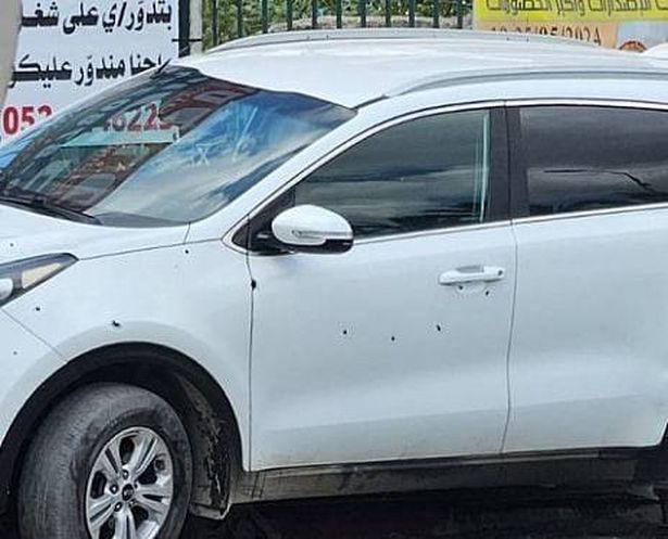 مركبة الشاب في قلنسوة جراء تعرضها لوابل من الرصاص - وسائل التواصل  