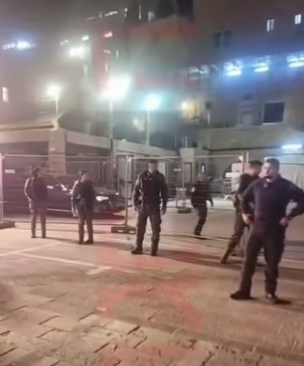 لقطة شاشة من فيديو لانتشار قوات الشرطة بمحيط الأقصى- المصدر: صفحة محافظة القدس على فيسبوك